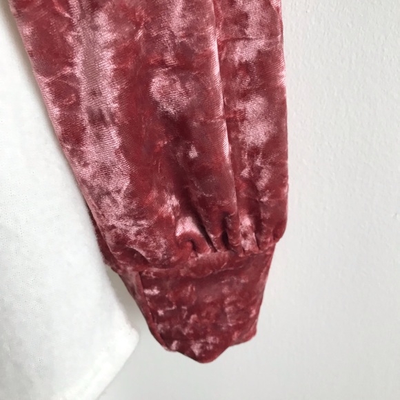 Oh so soft top with velvet sleeves - Picture 3 of 4